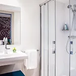 Ibis Styles Centre 2*
