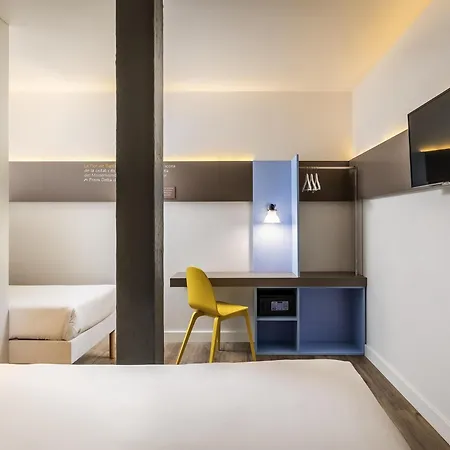 מלון Ibis Styles Centre 2*