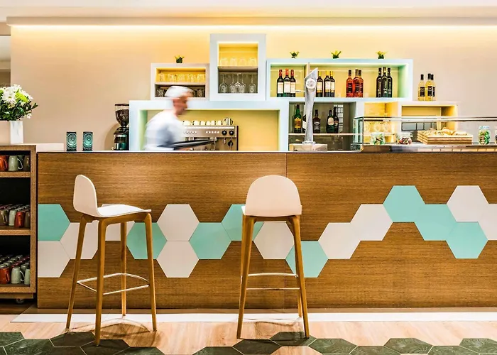 Ibis Styles Centre 2*