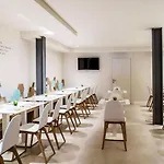 Ibis Styles Centre 2*